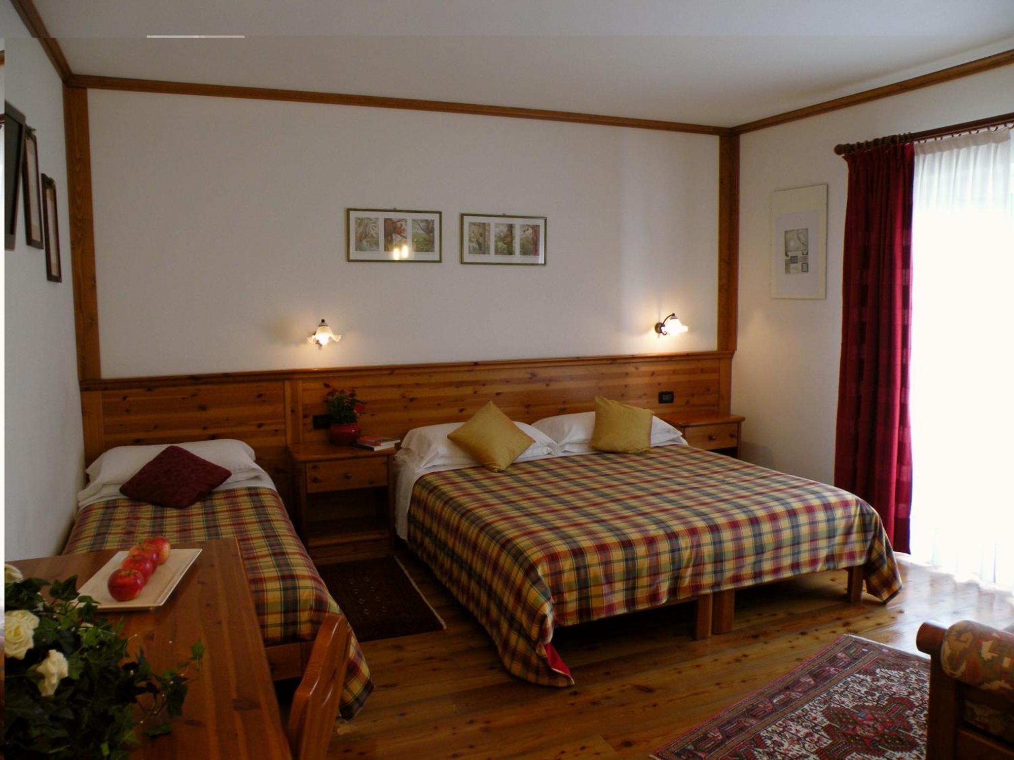 סלבה די קדורה Hotel Garni Civetta מראה חיצוני תמונה